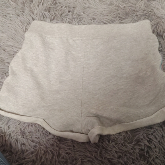 Shorts - Picture 3 of 3